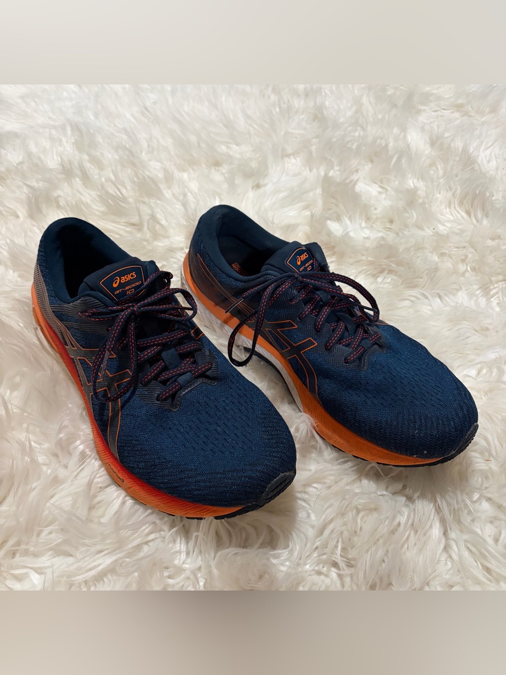 ASICS Men's GT-2000 10 running shoes size 11
